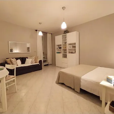 A Due Passi Dal Mare Guest house *